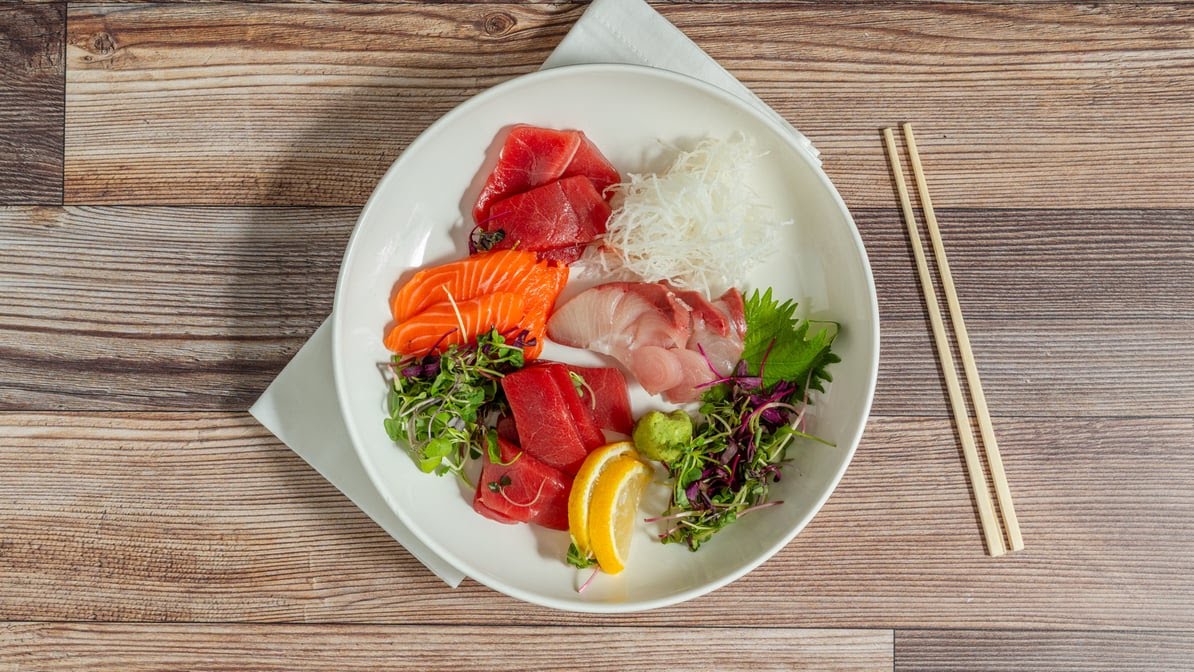 Hamachi Sushi Bar by null