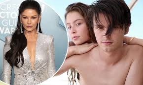 Catherine zeta jones in the mask jpg x Zeta jones