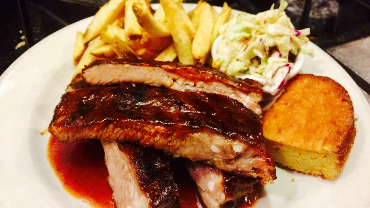 Street Restaurant and Bar by null