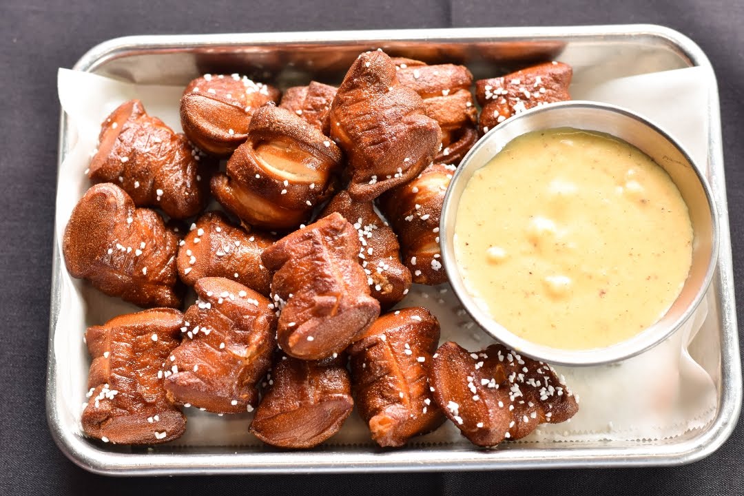 John King Grill & Dueling Piano Bar by null