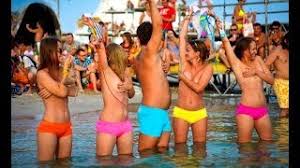 фото маленькие нудистки '|Сексуальная маленькая девочка Стоковое Фото - изображение насчитывающей  волосы, бобра: 207183676