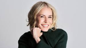 Chelsea handler poses in naked jpg x Chelsea handler sex