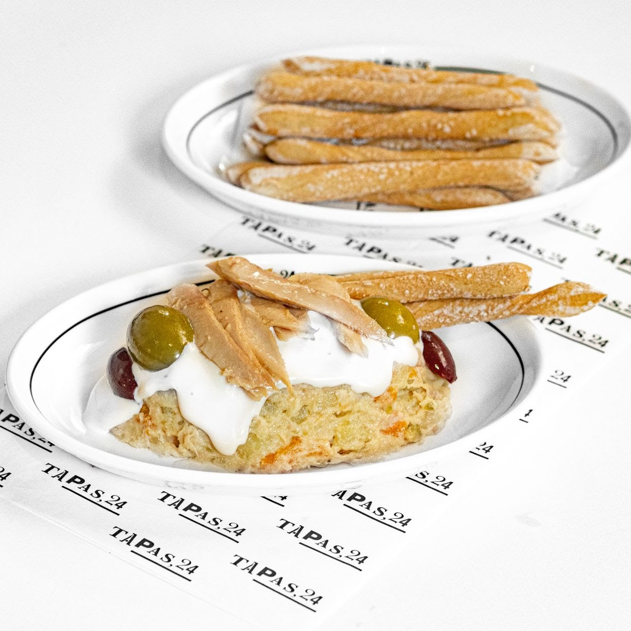 Bar vint-i-quatre by null