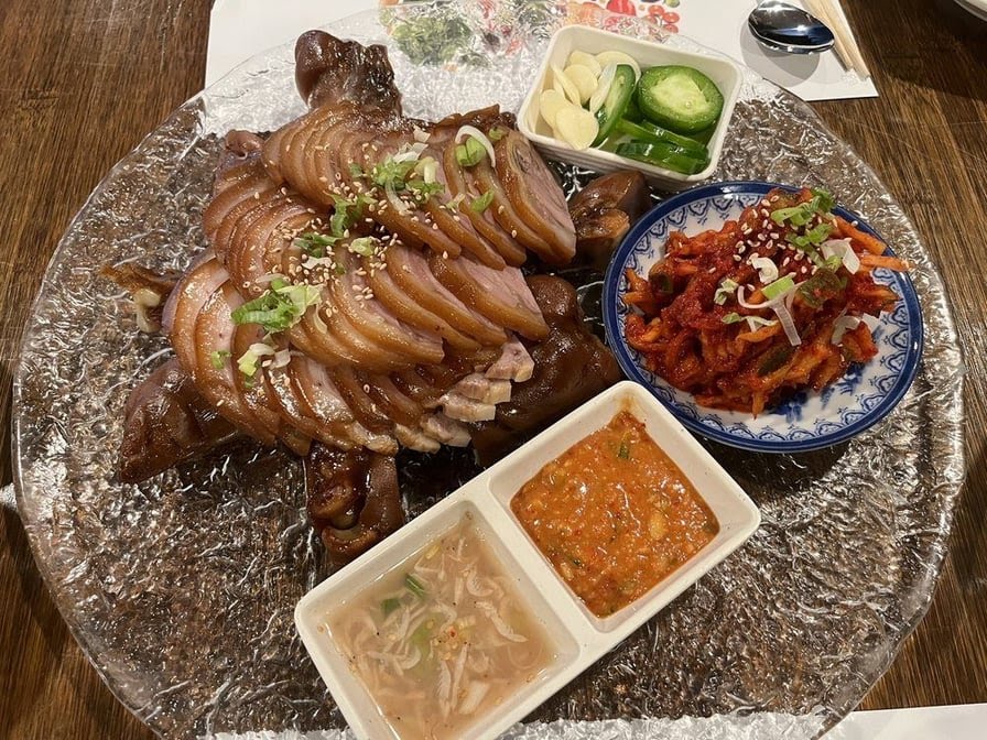 Modoo Korean Restaurant 모두 식당 by null