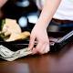 Restaurant industry may eliminate American tipping customs soon 