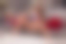 в лифчике без трусов|В лифчике без трусов - 75 фото