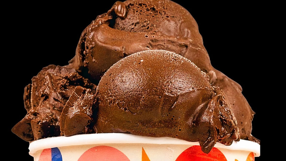 Uli's Gelato Vending Machine and Manufactory by null