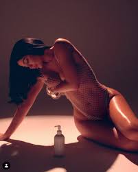 Wow kylie jenner getting full nude pictures leaked jpg x Jenner sexy pics