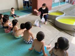 幼稚園 プール 裸|今週の年長さん（青バッチさん） – 八雲マリア幼稚園