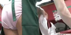 Paren vstavil kisku krasotki vibrator i na publike dovodit ee do orgazma jpg x Vibrator in public