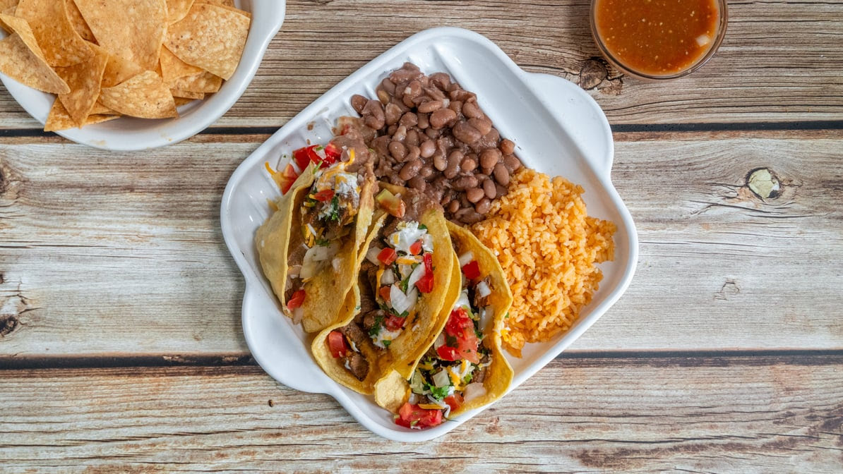 Los Chilaquiles Mexican Grill by null
