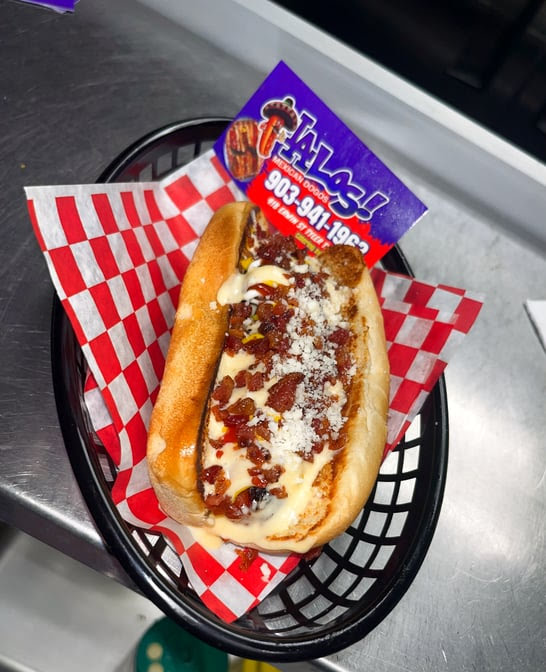 BRICK'S BAR & LALO'S by null