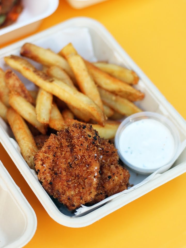 Augie's On Main - Chicken Restaurant Santa Monica, CA by null