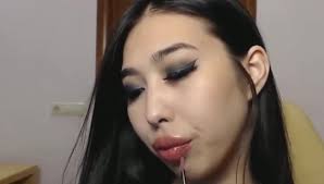 View video jpg x Fake lips