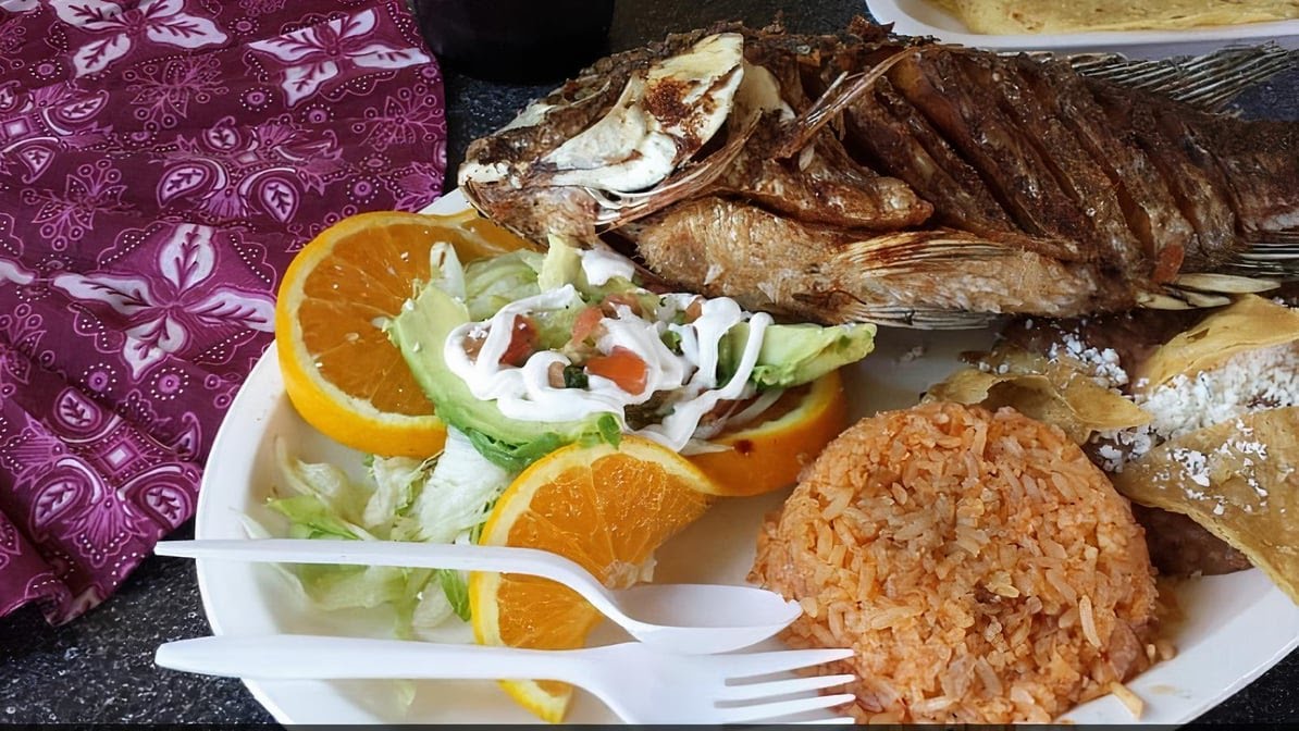 Carnitas y Mariscos Las Morelianas by null
