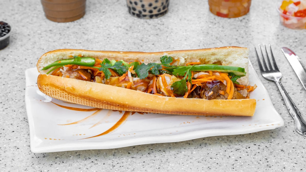 Banh Mi & Che Cali by null