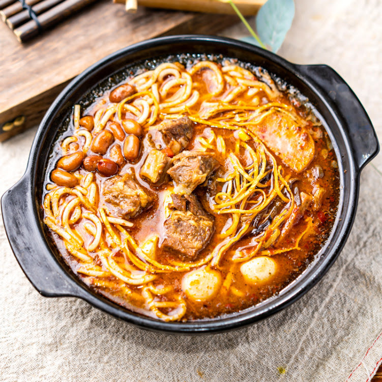 Wen's noodle and Ramen 云南米线和拉面 by null