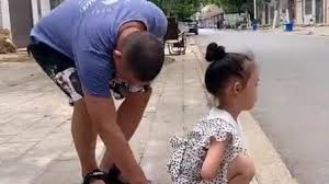 女孩尿 |尿尿？ | lyhi | Flickr