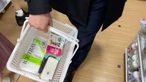 スーパー逆さ撮り|続・必撮パンティ逆さ撮り 東京都内私服編/黒田出版興文社