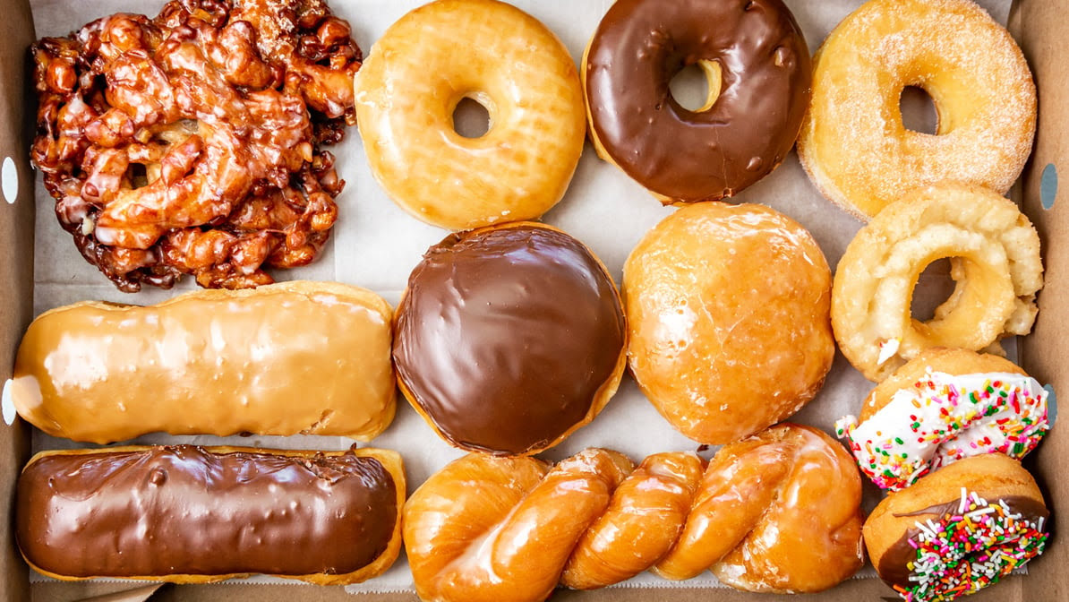 Dona Queen Donuts & Deli by null