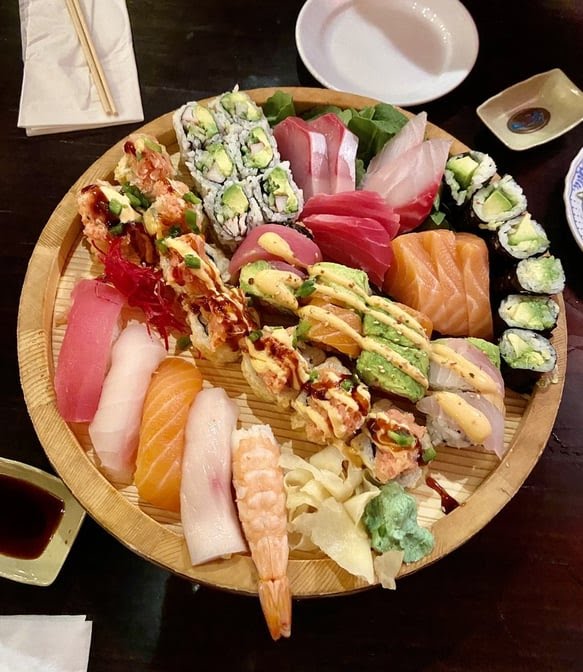 MOMO Sushi by null