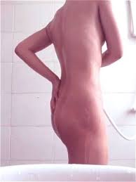 Cute british girl takes a bubble bath jpg x Girl bathing
