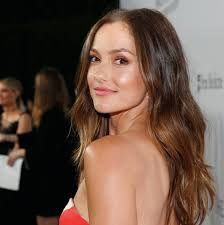 Minka kelly donates bags clothes goodwill goes shopping home furnishings jpg x Minka kelly