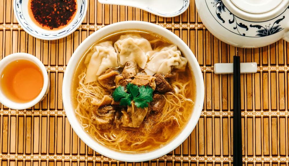 Hon's Wun-Tun House by null