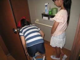 女子小学生厕所|小学生と先生に聞いた、学校トイレのリアル | ニュースリリース | 小林製薬株式会社