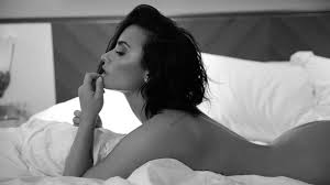 Demi lovato poses nude makeup less for vanity fair says its all about confidence jpg x Demi lovato