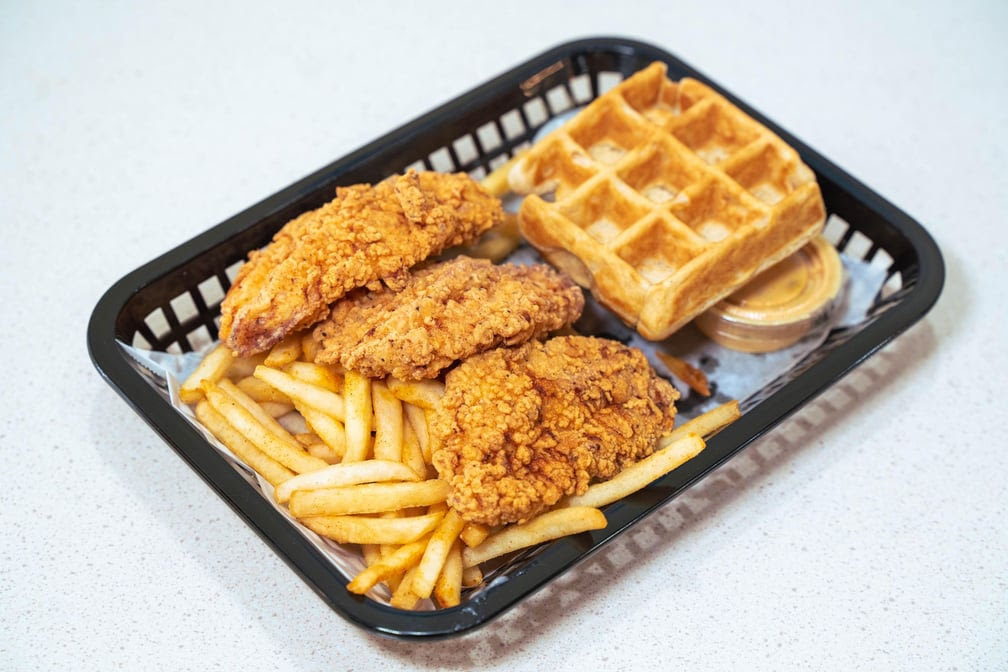 Ali's Chicken & Waffles by null