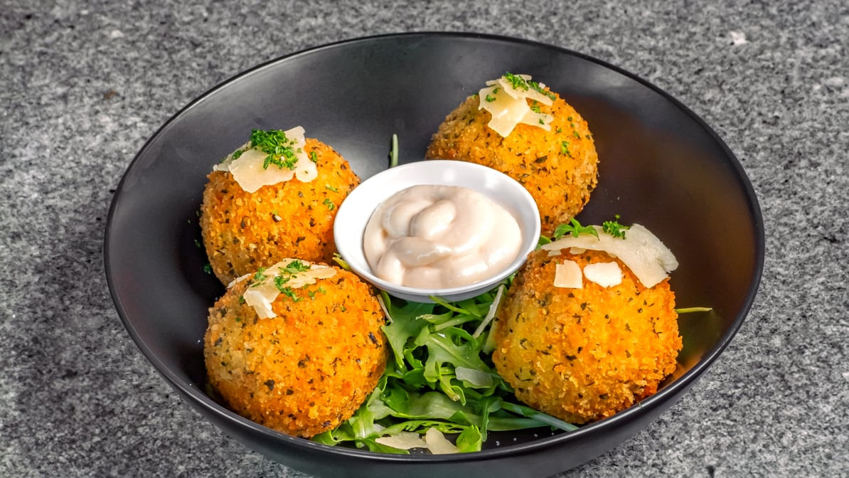 The Ed Castle by null