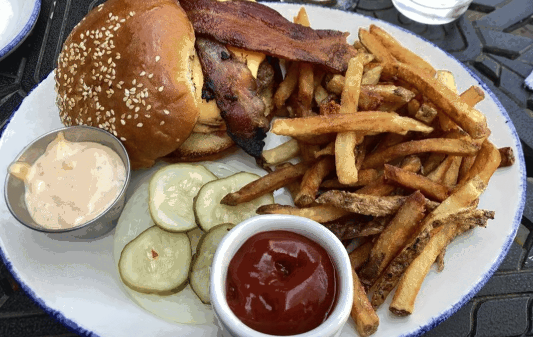 Green Pig Bistro by null