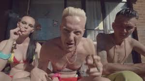 Zog flaunt die antwoord shot jpg x Yolandi visser