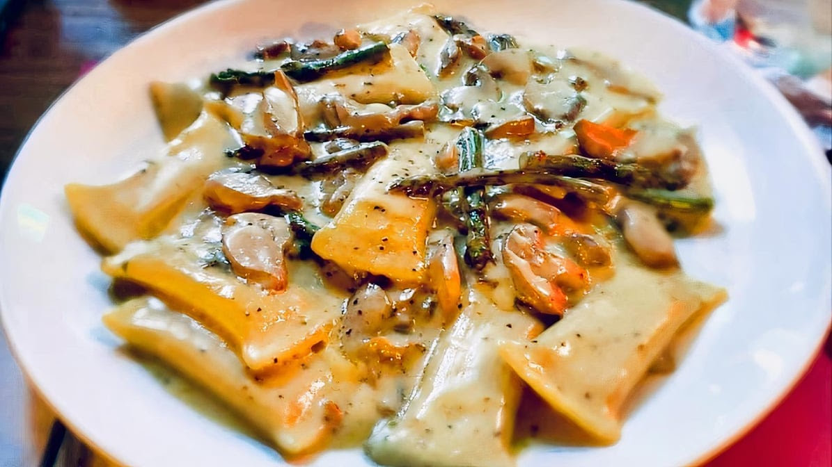 Tavern & Table by null