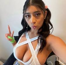 Lebanese porn star mia khalifa jpg x Mia kahlifa