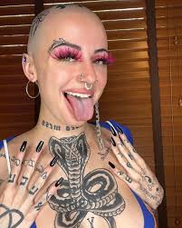 Easaatbaaaaaa ecaaixz jpg x Bald girl