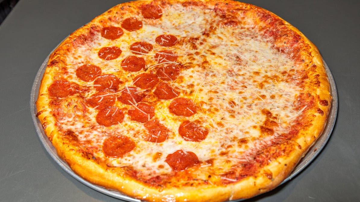 Tommie's Pizza by null