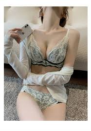 素人　下着|Amazon | 着用済み下着ブラパン【素人 下着/女の子の匂い ローション/シミパンツ/お姉さんの下着】ロリ系女子の汚れた染み付きパンティ/着用済み 下着 ブラジャー（着用済みパンティ 証明写真/使用済み 写真付き/使用済み加工品/生パンツ使用済み） | ノーブランド品 ...