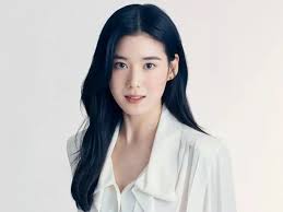 Jung Eun-chae|Actress Jung Eun Chae Stuns Fans with a Bold New Short Haircut - YouTube