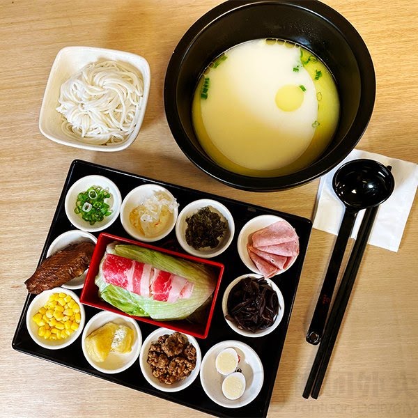 Ten Seconds Yunnan Rice Noodles by null