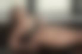 в лифчике без трусов|Девушка в лифчике с расцветкой США, без трусиков на диване с красными  подушками в виде роз, сочная пизда как персик, шатенка без трусов в  комнате, erogirls (8830). Эротические обои, голые девушки