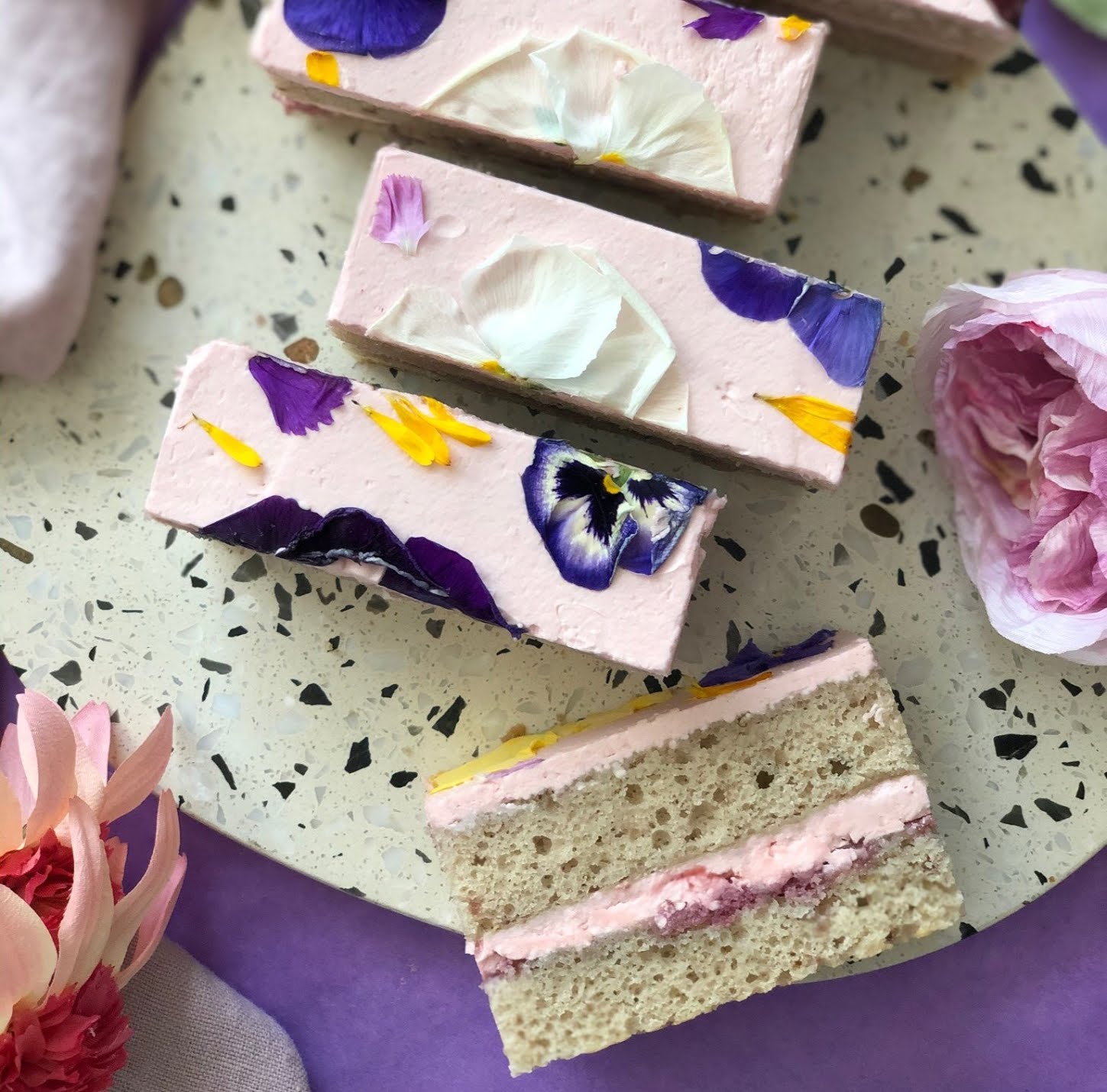 Flouring Cake Shop by null