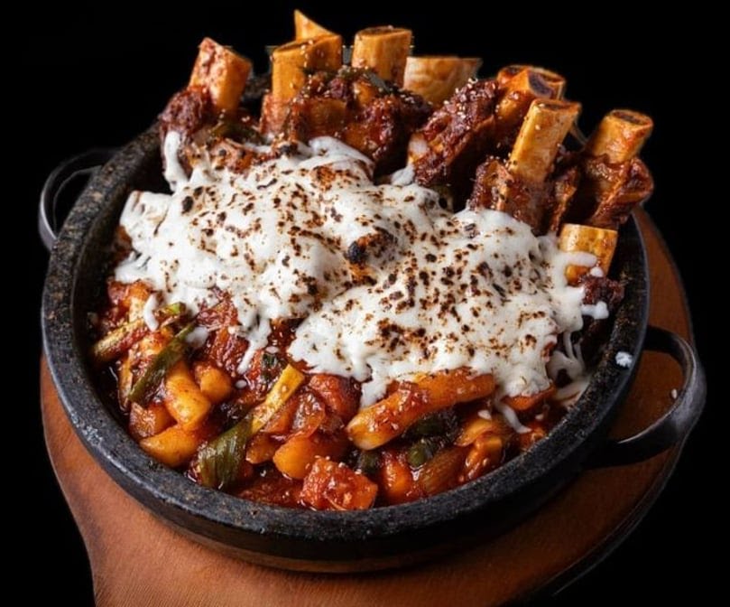 Daeho Kalbijim & Beef Soup by null