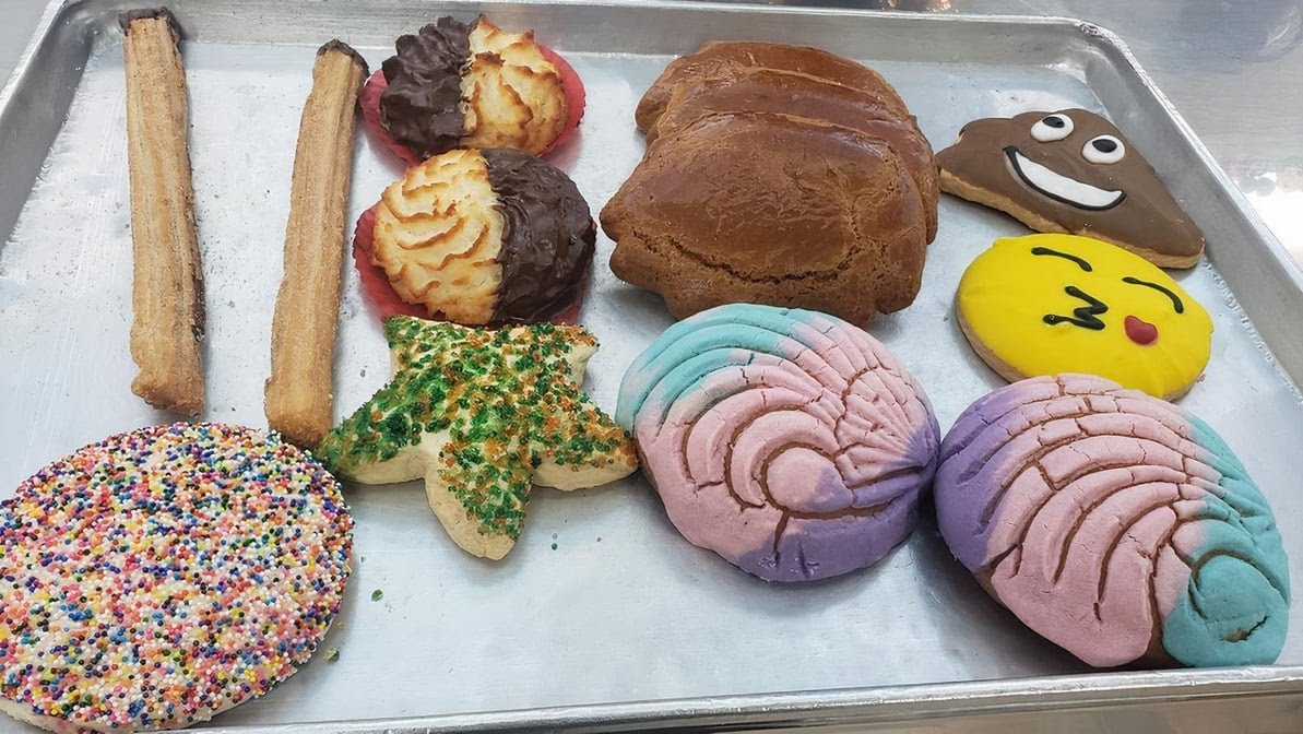Arandas Bakery by null