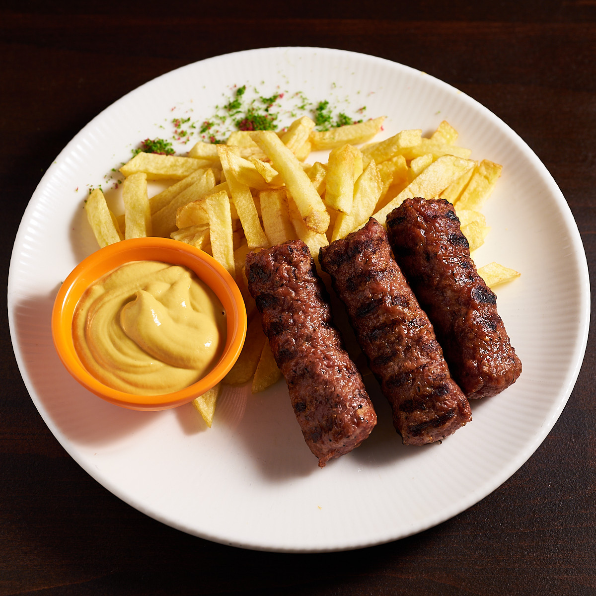 Caru' cu bere by null