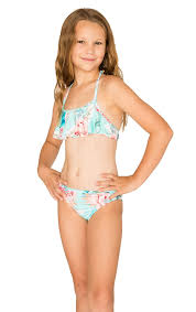 preteen bikini|Freepik