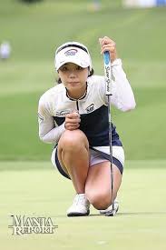 女子ゴルファー　しゃがみ画像|美女ゴルファー三浦桃香の魅力に迫る | TikTok