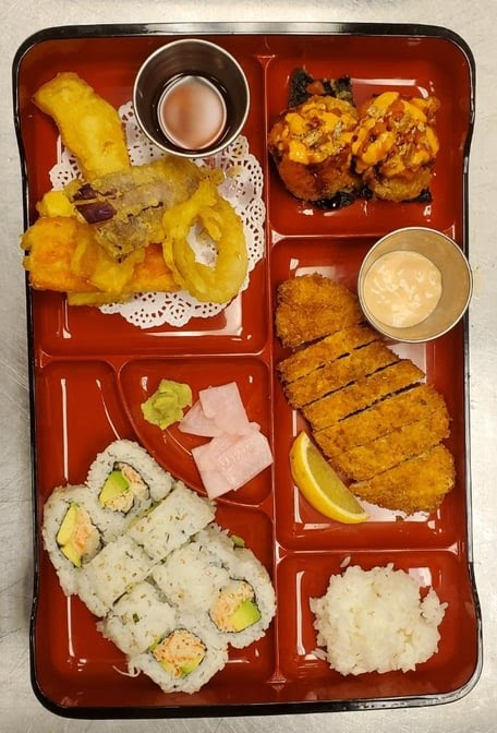Vinum Japanese Fusion & Bar by null