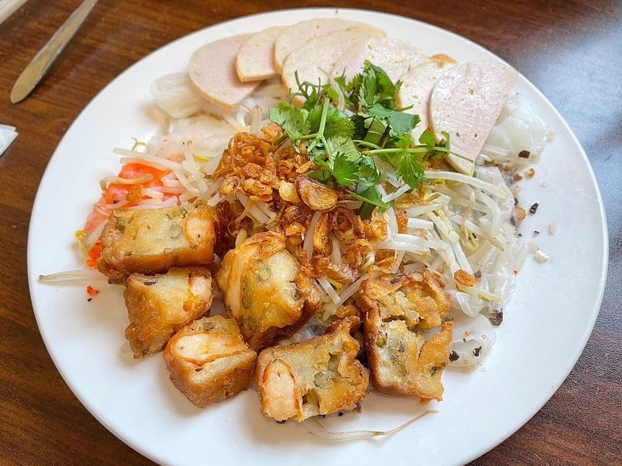 Banh Cuon Saigon by null
